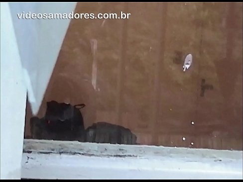 ❤️ Home excitat mirant la seva xicota amb un altre noi, gravant un vídeo de merda sense molestar la parella ❌ Vídeo de merda  a nosaltres ️❤