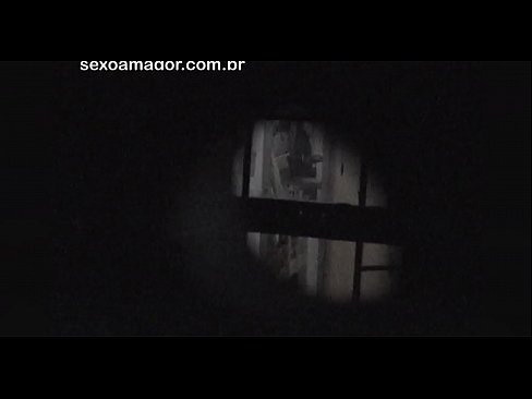 ❤️ Blondie és gravada en secret per un voyeur del barri amagat darrere de maons buits ❌ Vídeo de merda  a nosaltres ️❤