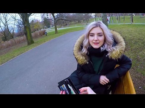 ❤️ Empassa el semen calent d'un desconegut per diners: una mamada al parc d'Eva Elfie ❌ Vídeo de merda  a nosaltres ️❤